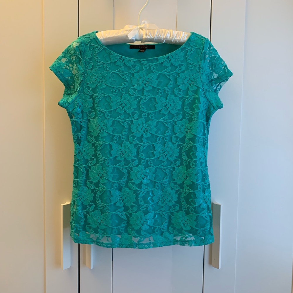 Fever laced top, small, round neck